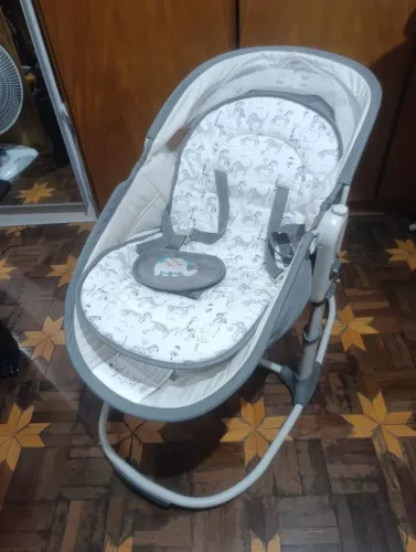 Moisés que vira cadeirinha de balanço