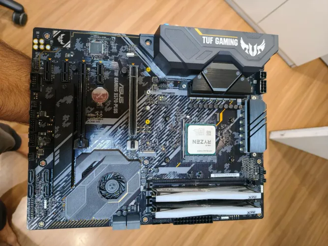 Tuf Gaming x570-plus AM4