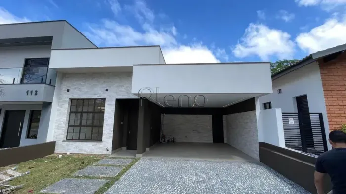 Casa à Venda no Condomínio Portal do Bosque em Louveira, no bairro Jardim Vera Cruz.
