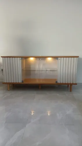 Buffet com Cristaleira e led 1,65 mts