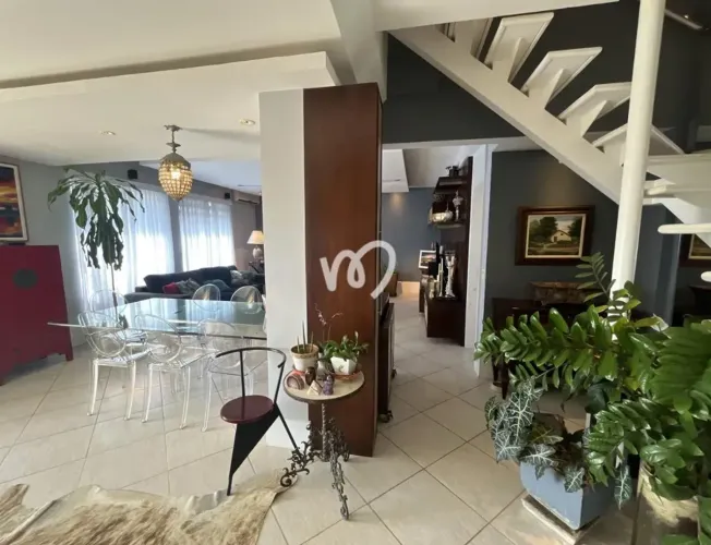 Cobertura á venda Novo Leblon Reformada 3 quartos 190m2 Vista Mar