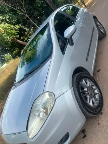 Fiat Punto Attractive 1.4 Fire Flex 8V 5P 2011