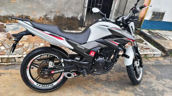 Moto Yamaha fazer 250 Flex 2016 emplacada 