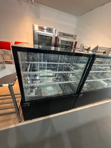 Vitrine padaria refrigerada premiun 1M ar forçado c/aquecimento no vidro - refrimate