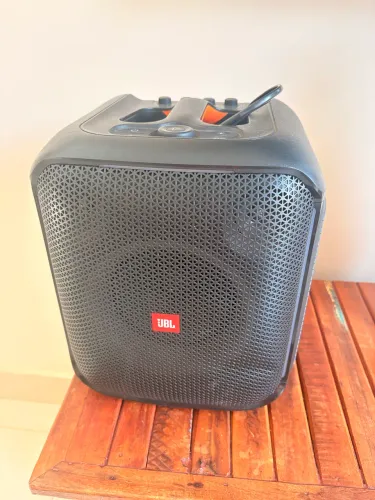 Jbl encore com dois microfones