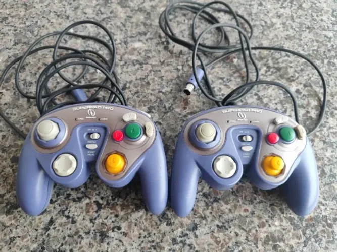 Par de Controles SuperPad Pro InterAct Para Nintendo GameCube / Wii
