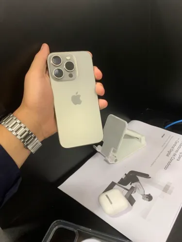 *IPHONE 15 Pro*