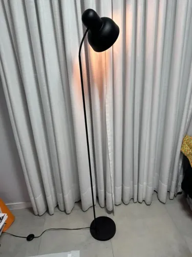 Luminária De Chão Articulada Em Metal Preta