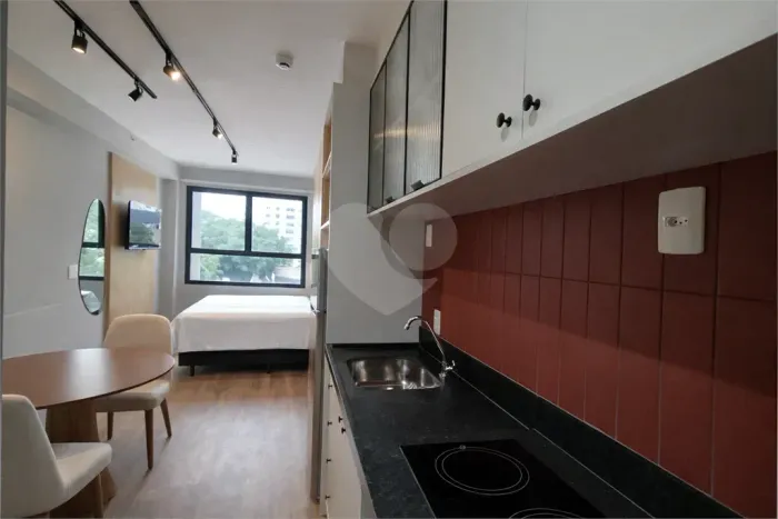 Studio Mobiliado para Locação na Rua Oscar Freire | Ao Lado do Metrô | Condomínio Completo