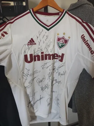 Camisa Fluminense autografada 2013