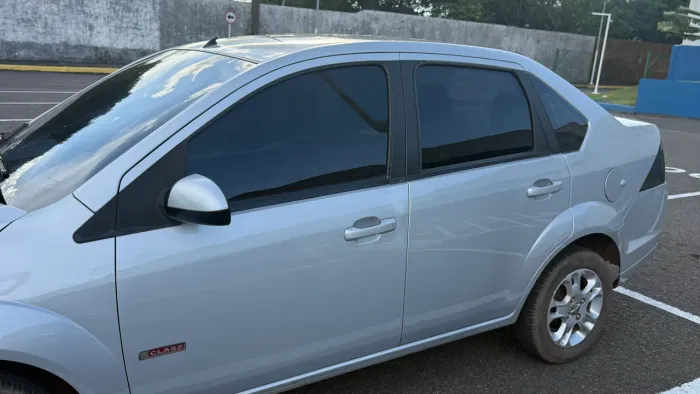 Ford Fiesta Sedan 1.0 8V Flex 4P 2011