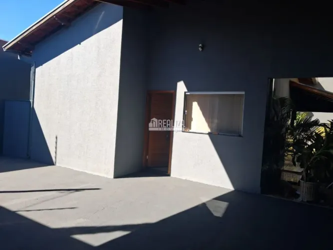 Casa com 2 Quarto(s) e 1 banheiro(s) para Alugar, 159 m² por R$ 2970 / Mês