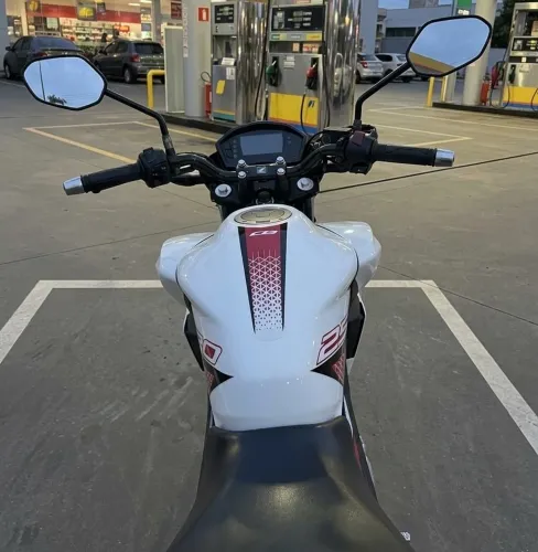 Vendo moto twister modelo 2022