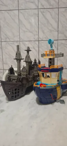 Barcos Imaginext e Piratas do Caribe