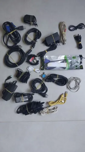 Kit cabos e fontes usados