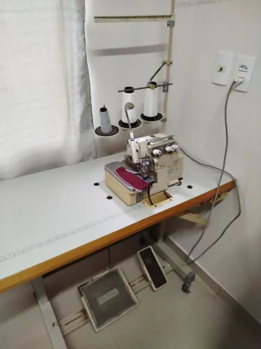 Vendo máquina de costura industrial overloque sunstar