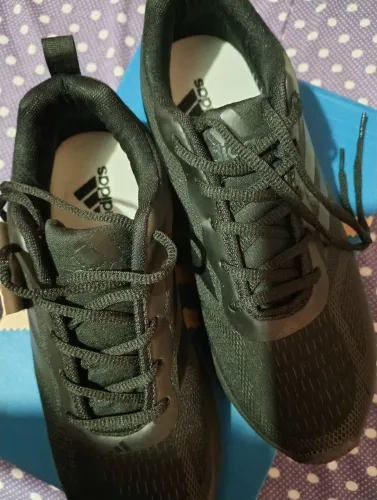 Tênis Adidas número 39 pequeno