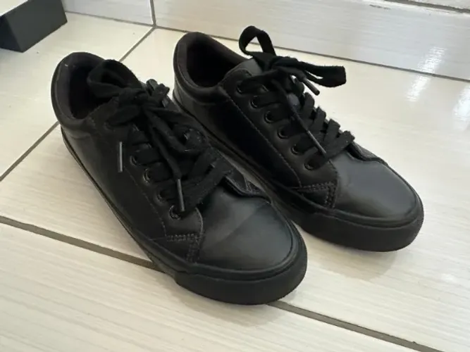 Tênis Casual Feminino Preto Liso Marca GU (Japão) tamanho 34/35
