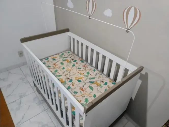 Berço com colchão nunca usado