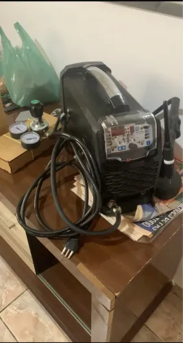 Máquina de solda pra barras de protocolo em titânio