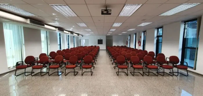 ALUGUEL DE AUDITÓRIO EM BH - AV. AFONSO PENA - CAPACIDADE PARA 120 PESSOAS;