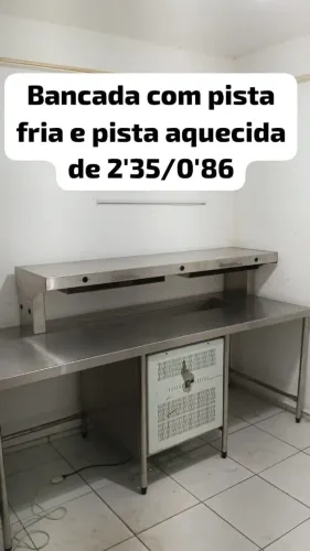 Bancada C/ codimentadora e pista quente