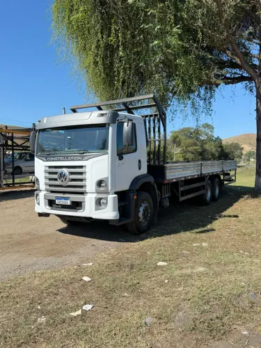 Vw 26260 6x2 com carroceria ou no chassis