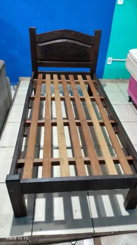 Cama de solteiro madeira maciça