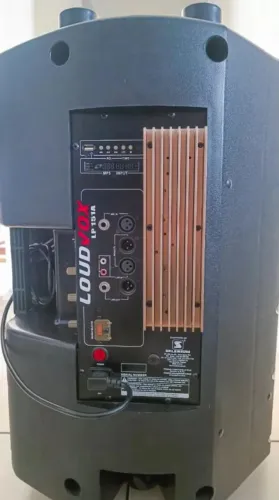 Caixa de som profissional LOUDVOX (com USB e acompanha microfone)