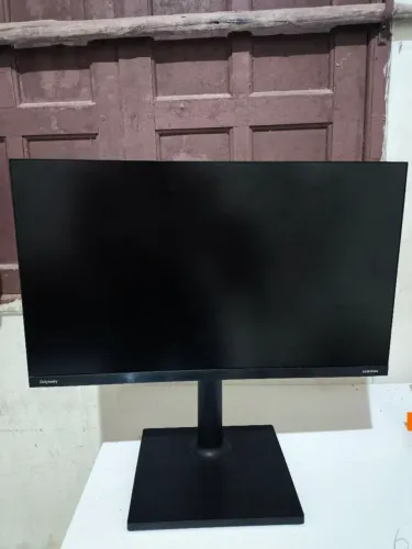 Monitor odyssey G30 24 FULL HD 144Hz