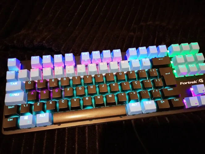 Teclado gamer fortrek Black hawk RGB - ABNT2