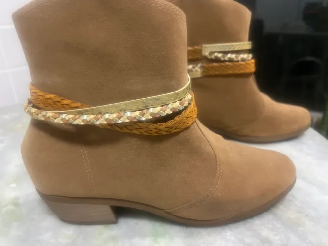 Bota de camurça semi nova