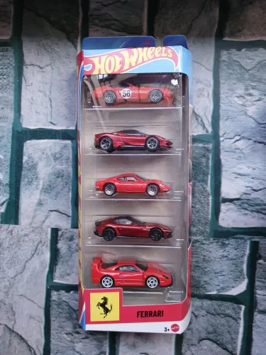 Hot wheels ferrari 5 pack