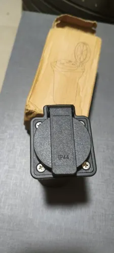 Tomada v2L 110v/220v carro elétrico e híbrido