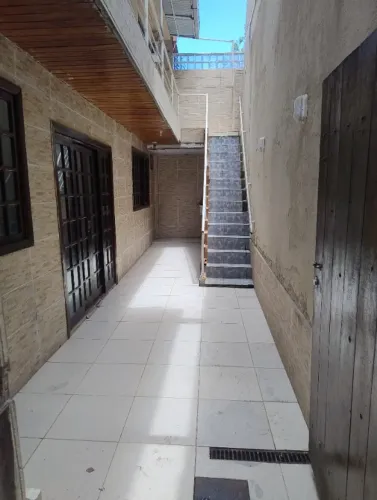 Casa em Bento Ribeiro/Campos dos Afonsos sala, cozinha, copa, quarto reversível p/02.