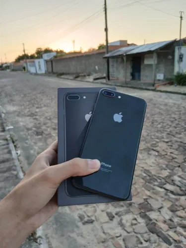 iPhone 8 Plus 128 gb na caixa