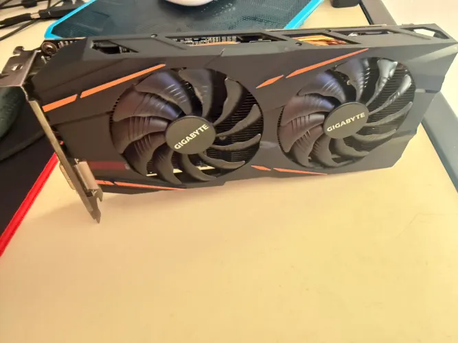 Placa de vídeo RX 570 Gigabyte 4GB
