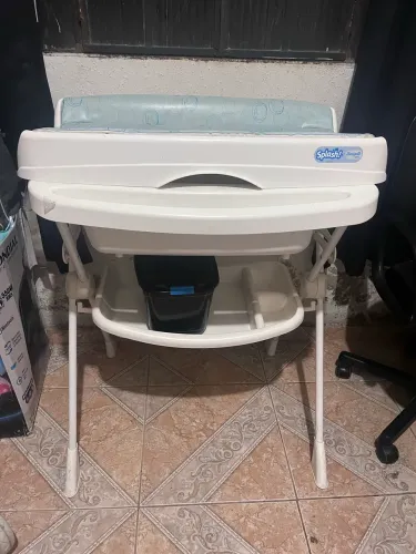 Banheira Burigotto Splash! com Trocador e Suporte - Excelente Estado