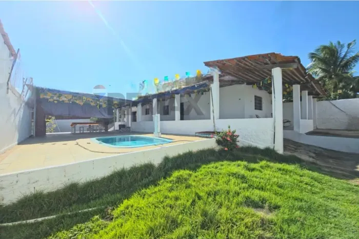 Casa para Vender no Village Jacumã: 3 quartos, piscina, churrasqueira, quintal de areia, g