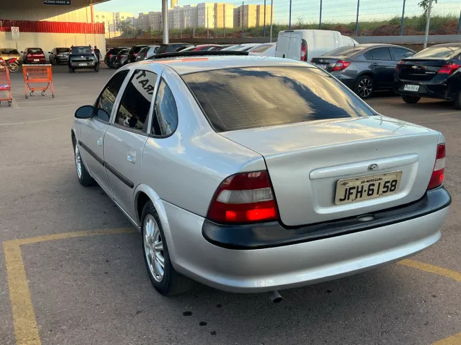 Chevrolet Vectra CD 2.2 16V / 2.0 16V Mec./aut. 1999