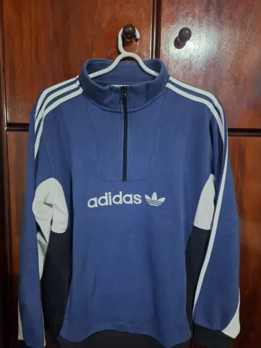 Moletom adidas 
