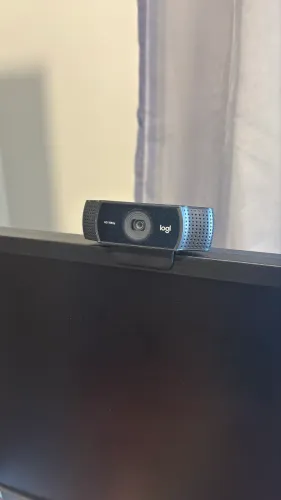 Webcam Logitech C922 Pro Stream Full HD 1080p com tripé