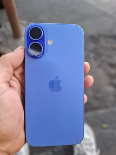 iPhone 16