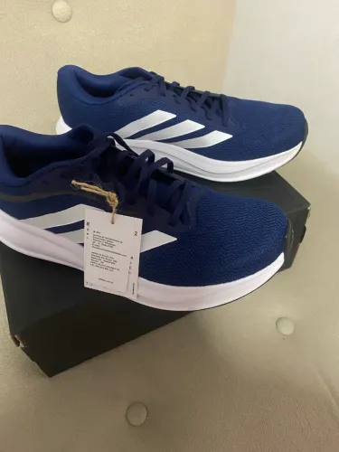 Tênis Adidas novo
