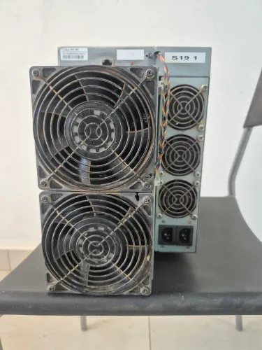 ASIC Bitmain Antminer S19 95TH/s - Funcionando Perfeitamente