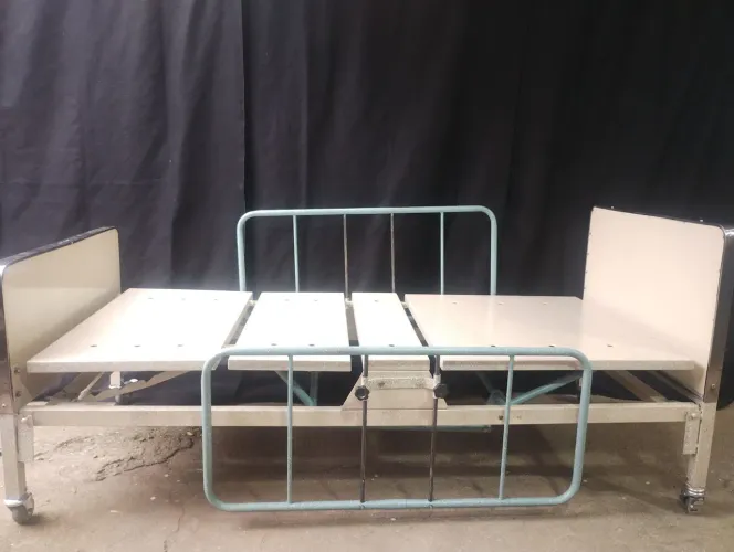 Cama hospitalar de 02 manivelas