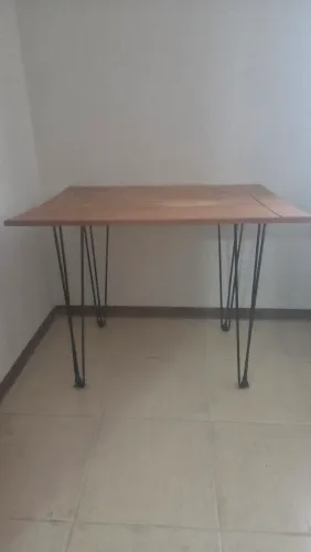 Mesa tampo madeira suporte industrial 