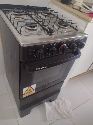 Fogão a gás novíssimo, jamais utilizado a preço de custo com carreiro gratuito em Lauro