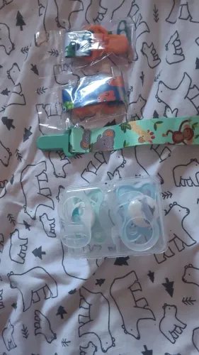 Vendo 2 chupeta mam 0-6 meses com 2 adaptadores e 3 prendedores