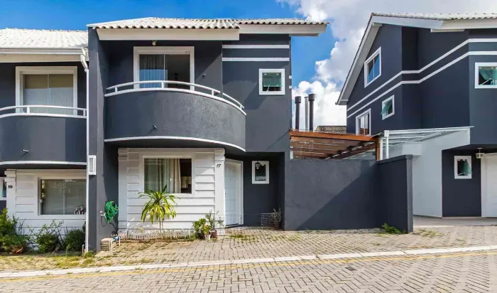 Sobrado à venda, 4 quartos, 1 suítes, com 1 garagens, 145m² no Alto Boqueirão , Curitiba.